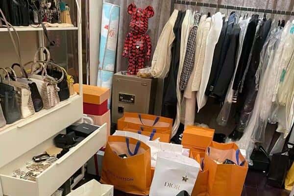 双清区回收一线品牌衣服